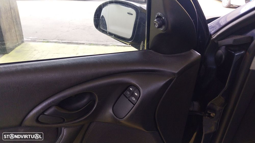 Ford Focus 1.8 TDdi Comfort - 19