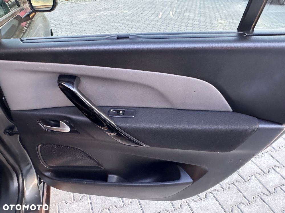 Citroën C4 Grand Picasso PureTech 130 Stop&Start SHINE - 24