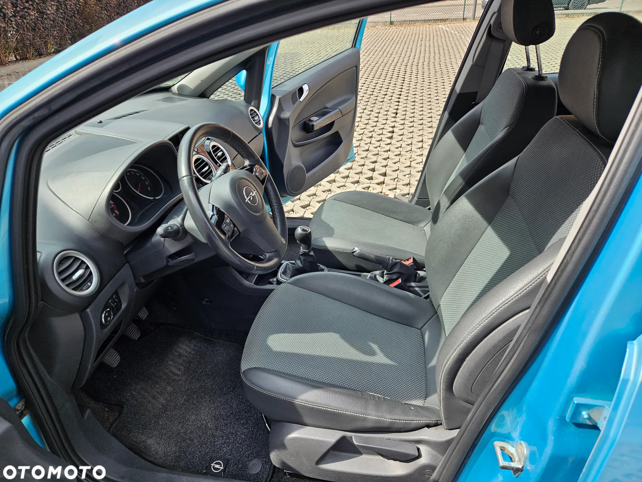 Opel Corsa 1.4 16V Color Edition - 13