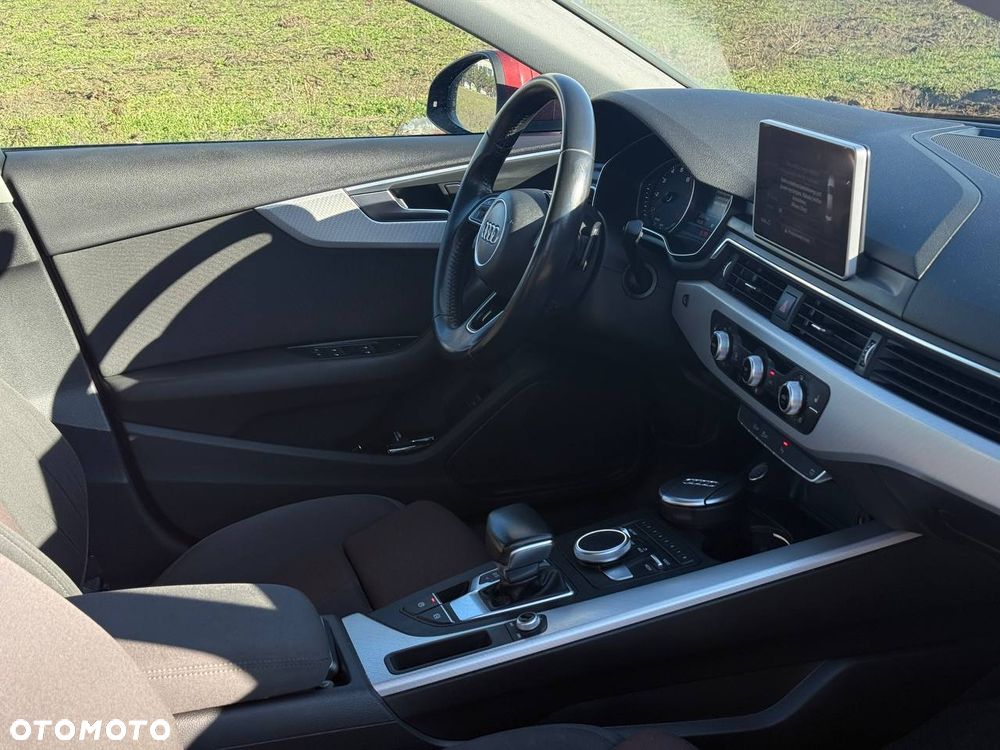 Audi A4 Limousine - 11
