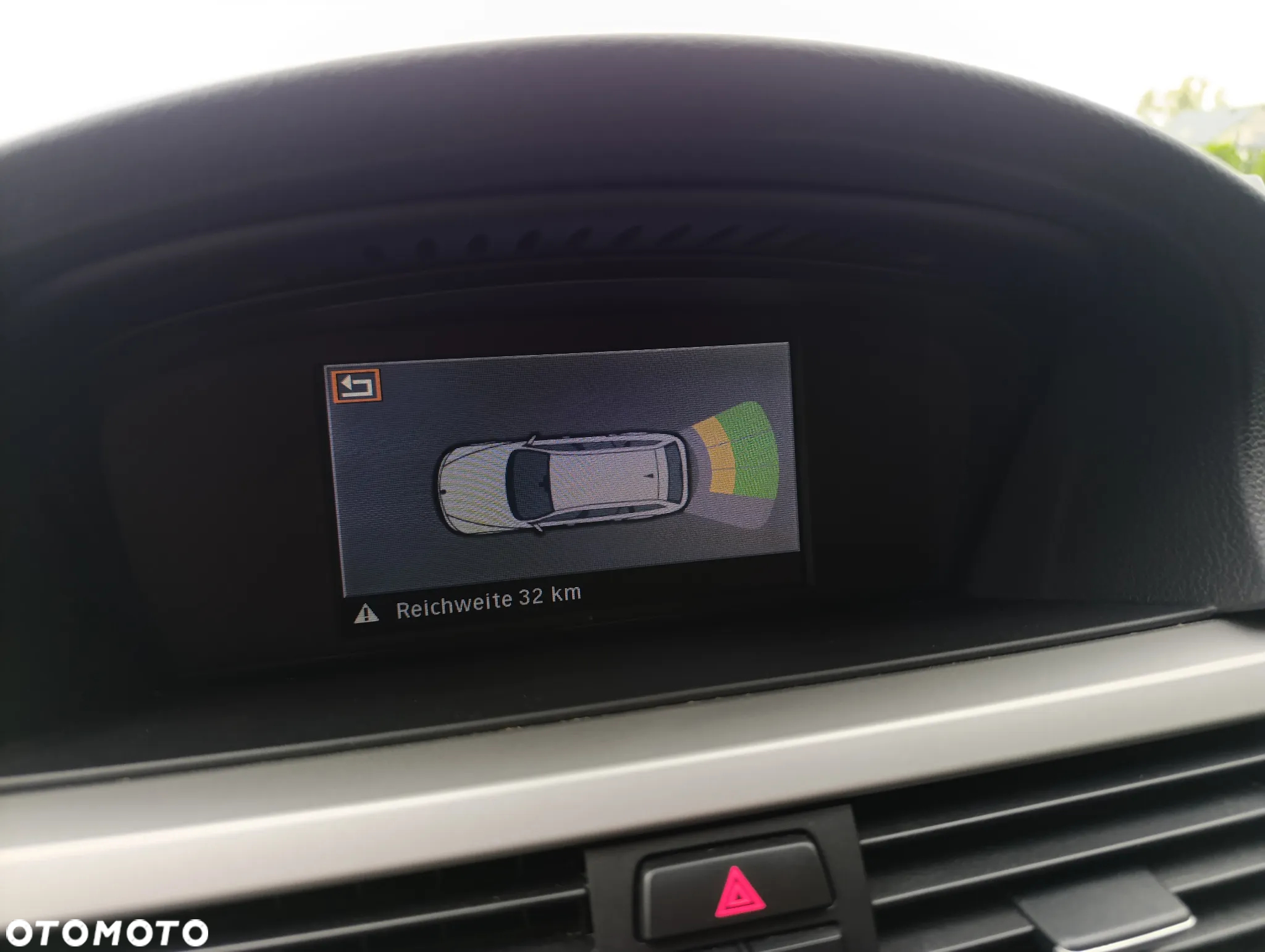 BMW Seria 3 318i Touring - 25