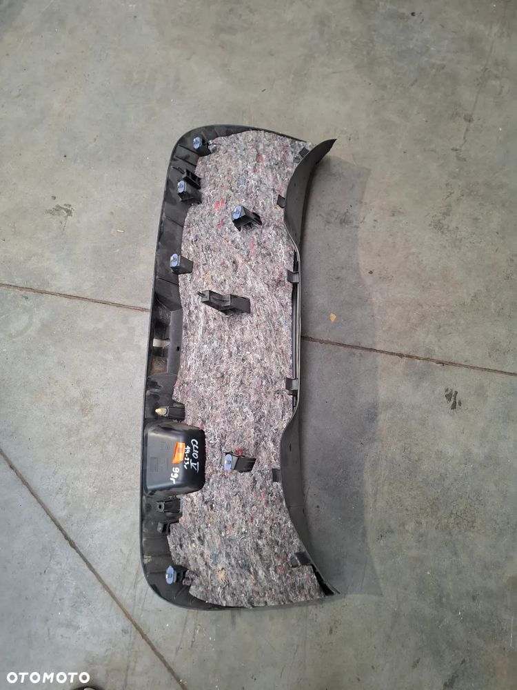 Plastik klapy bagażnika Clio V 909008594R - 1