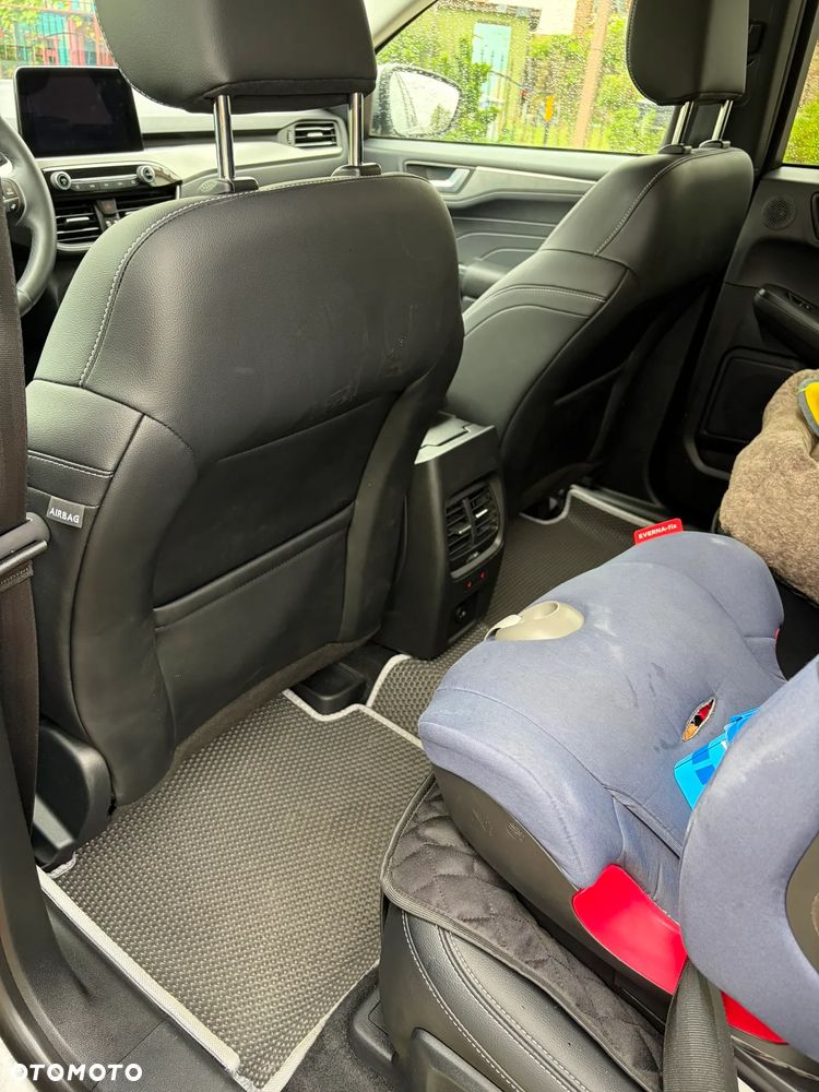Ford Kuga - 11