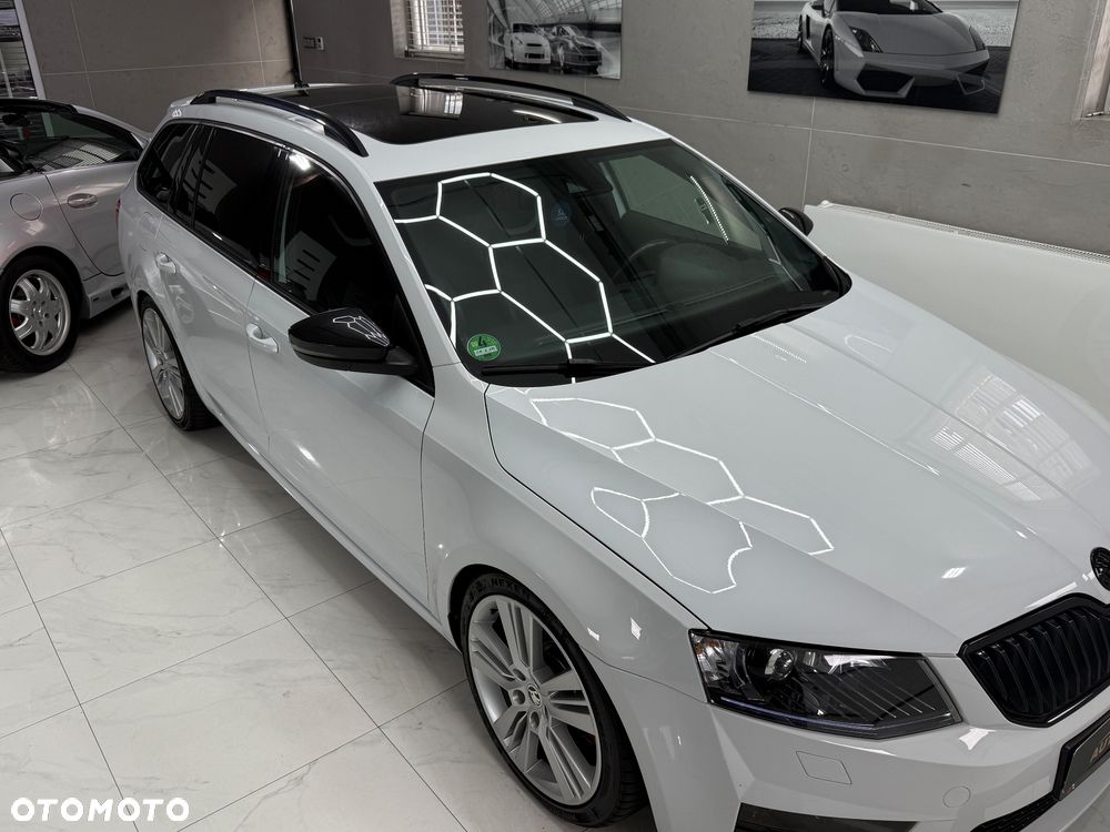 Skoda Octavia 2.0 TDI DSG RS - 11