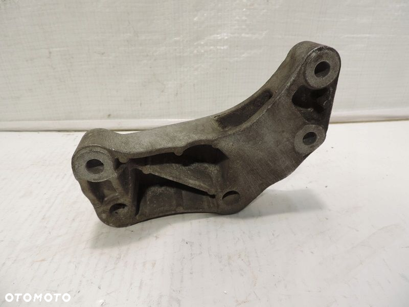 Wspornik łapa silnika OPEL ADAM CORSA D E 1,2 1,4 13185906 - 2