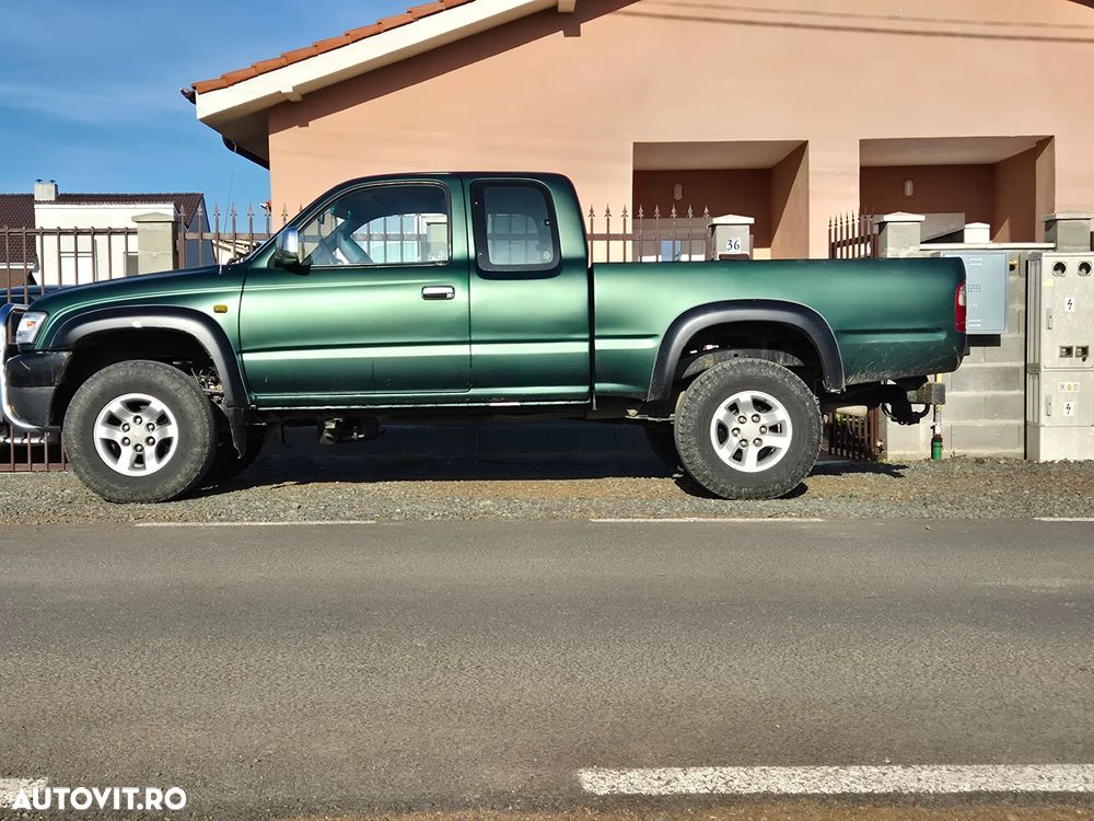 Toyota Hilux 4x4 Xtra Cab Special - 1