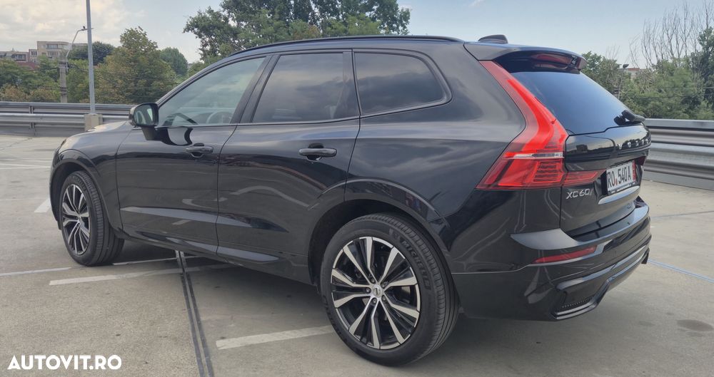 Volvo XC 60 B4 MHEV AT AWD Ultimate Dark - 19