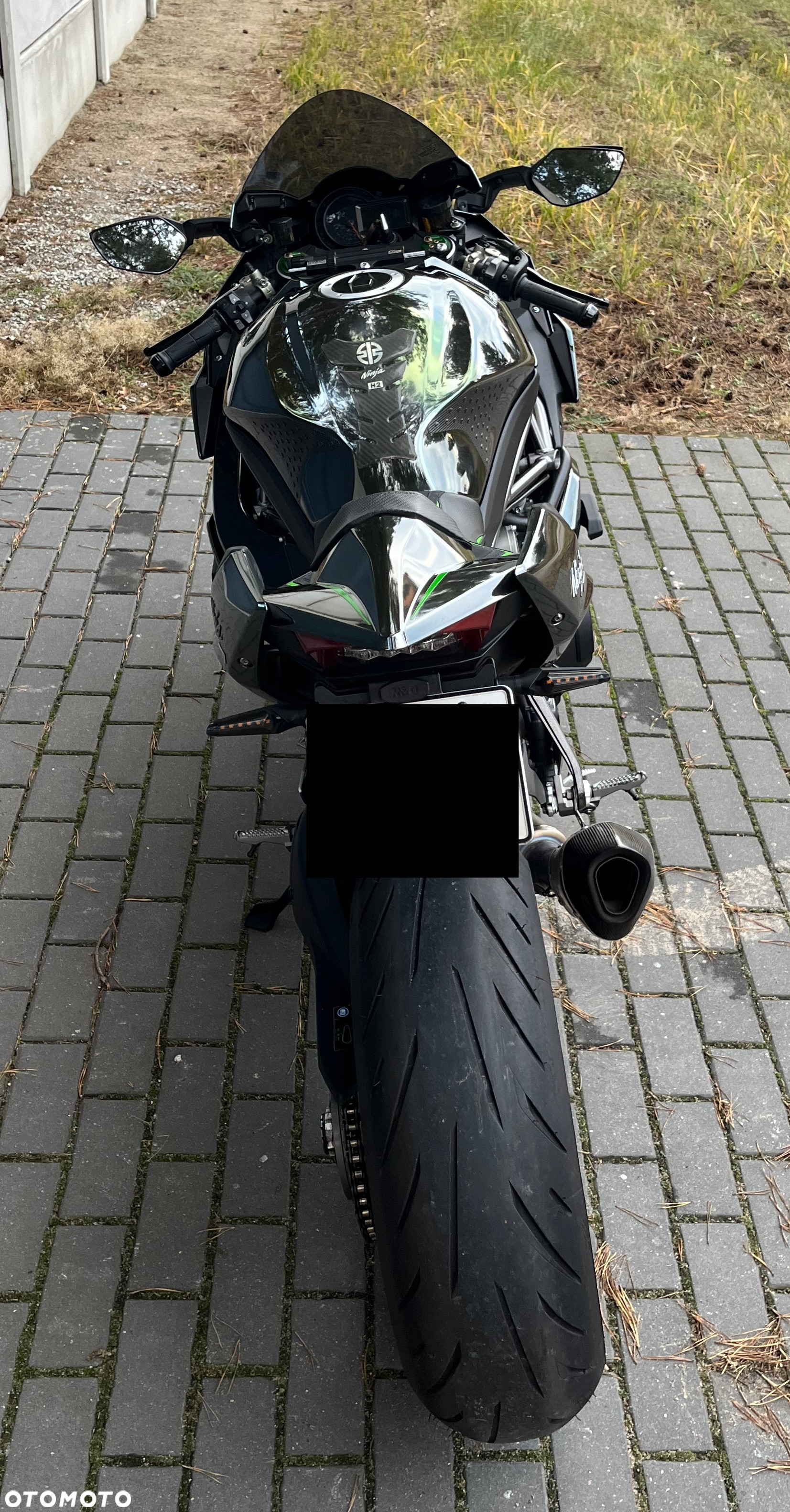Kawasaki H2 - 4