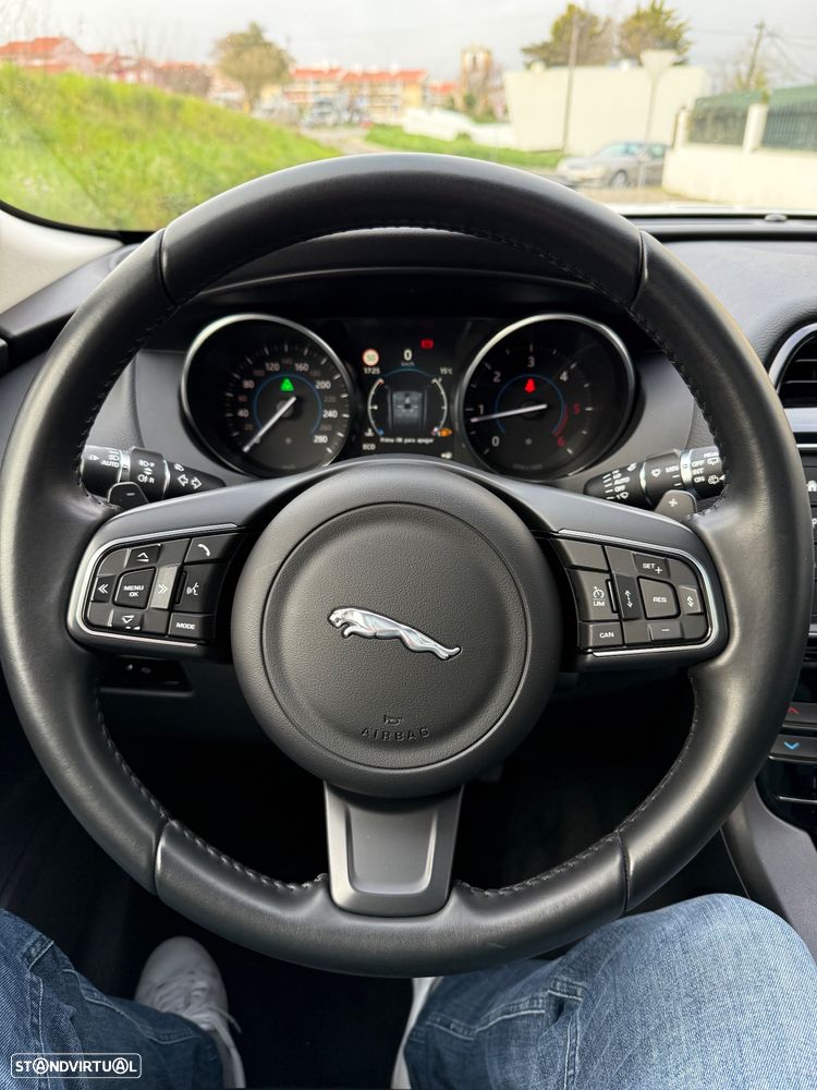 Jaguar F-Pace 20d Aut. Prestige - 18