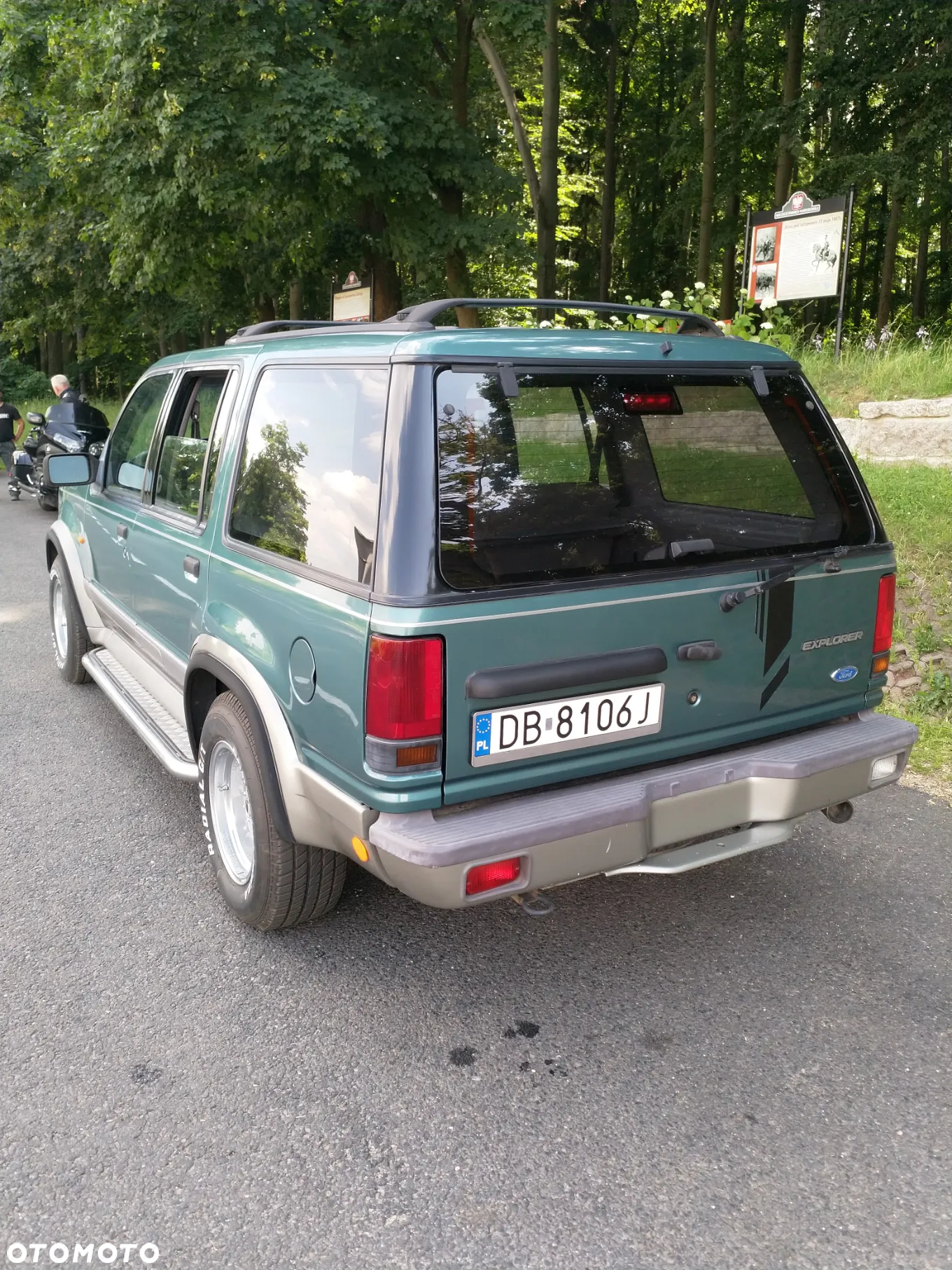 Ford Explorer Standard - 28