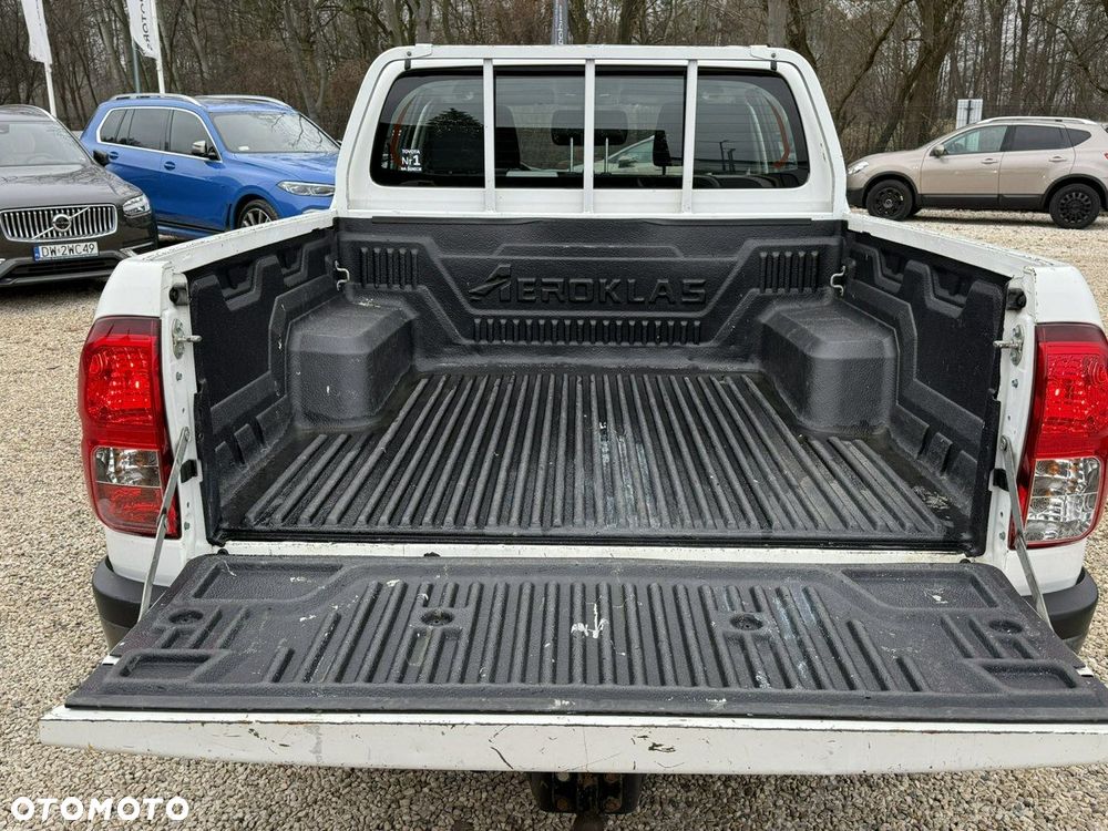 Toyota Hilux 2.4 D-4D Double Cab DLX 4x4 - 12