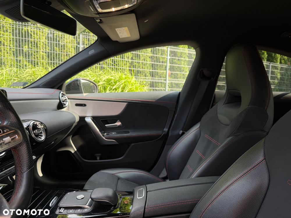Mercedes-Benz CLA 200 AMG Line 7G-DCT - 16