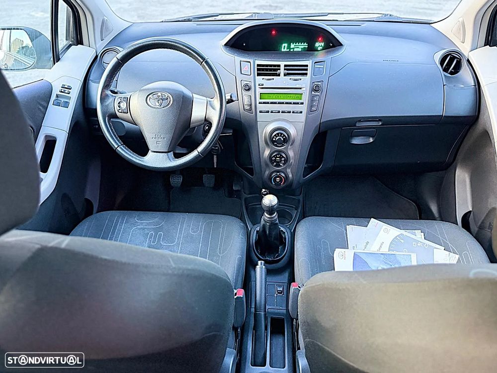 Toyota Yaris 1.0 VVT-i AC Manual - 7