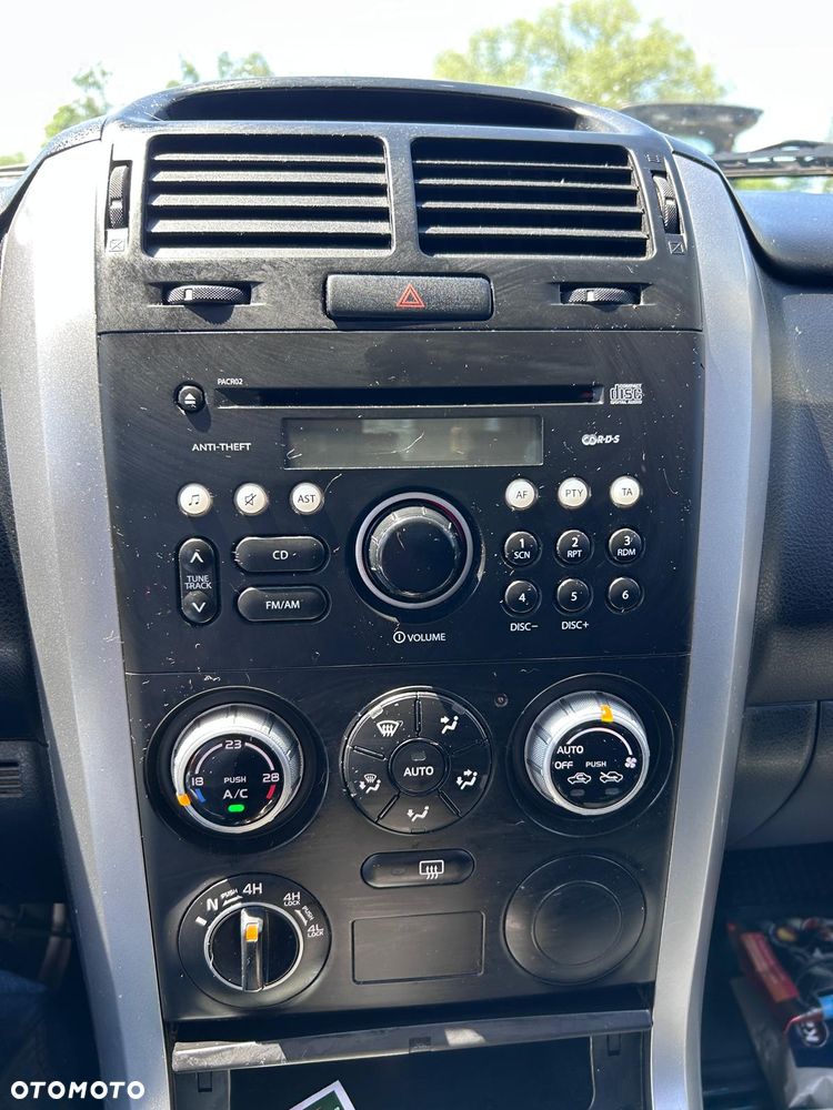 Suzuki Grand Vitara 2.0 - 6