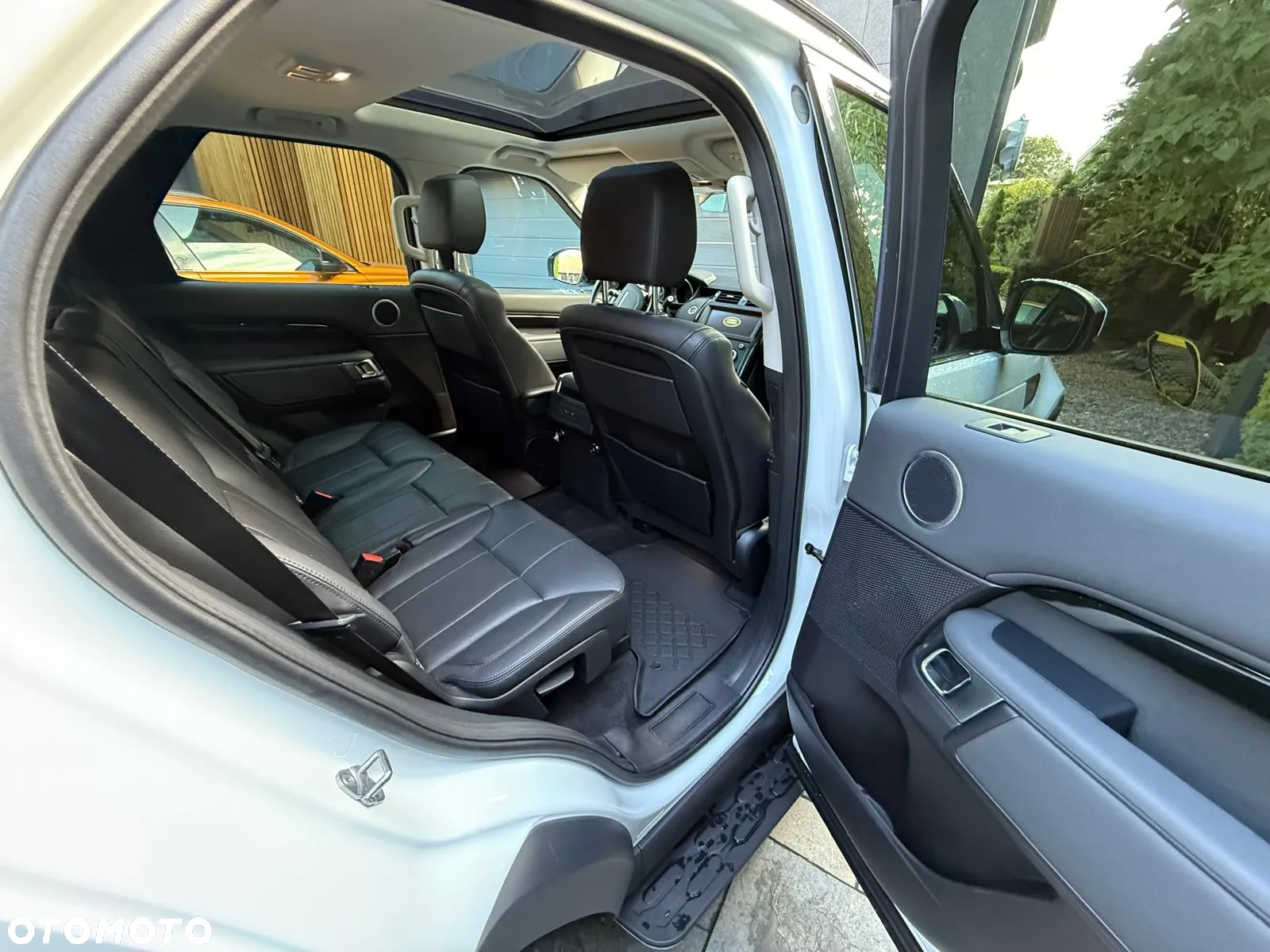 Land Rover Discovery V 2.0 SD4 S - 11
