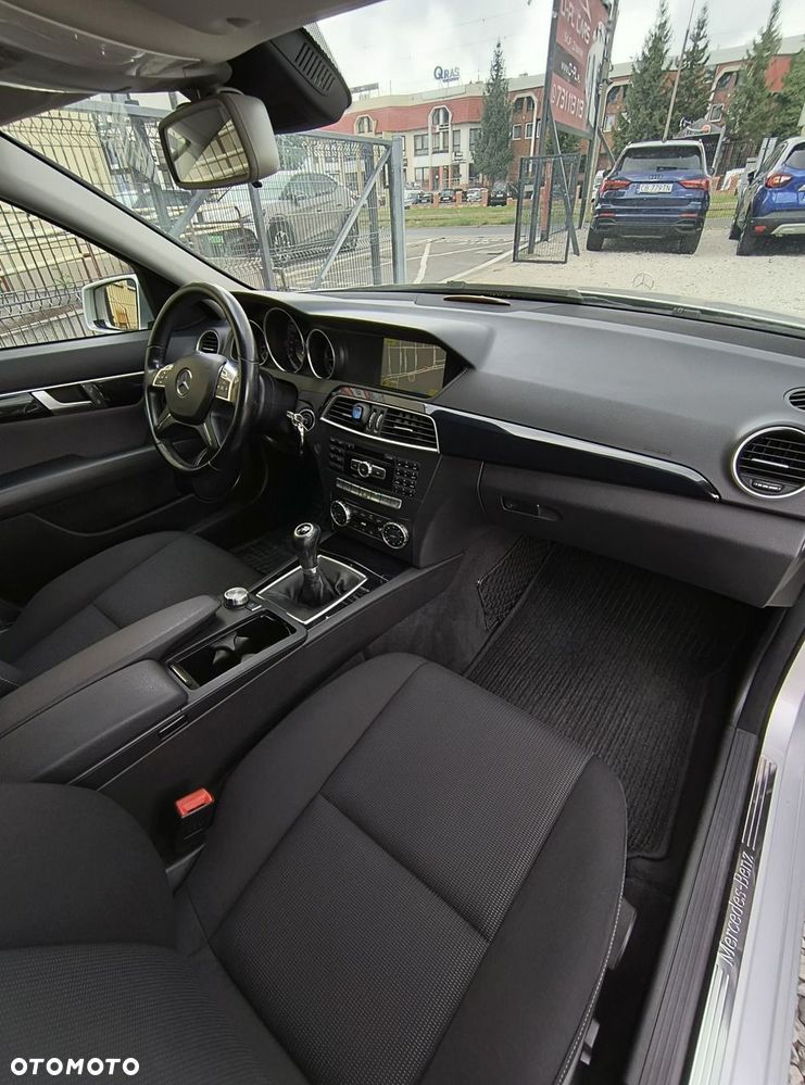 Mercedes-Benz Klasa C 200 CDI DPF (BlueEFFICIENCY) Elegance - 23