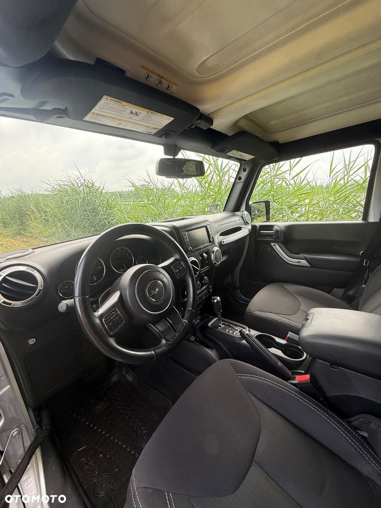 Jeep Wrangler 3.6 Unlim Sahara - 10
