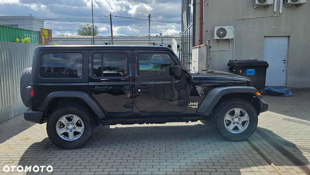 Jeep Wrangler - 5
