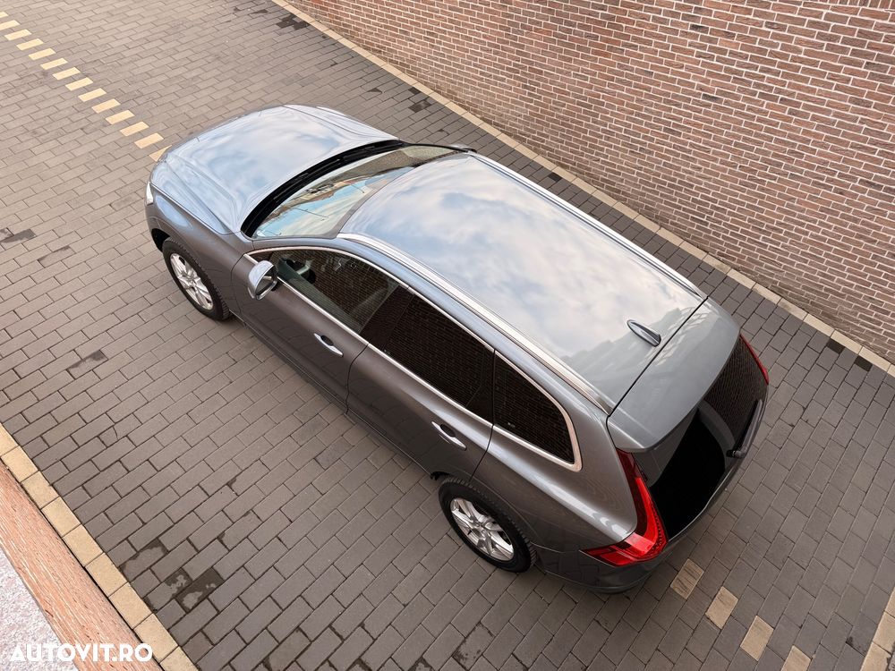 Volvo XC 60 B4 MHEV AWD Momentum Pro - 5