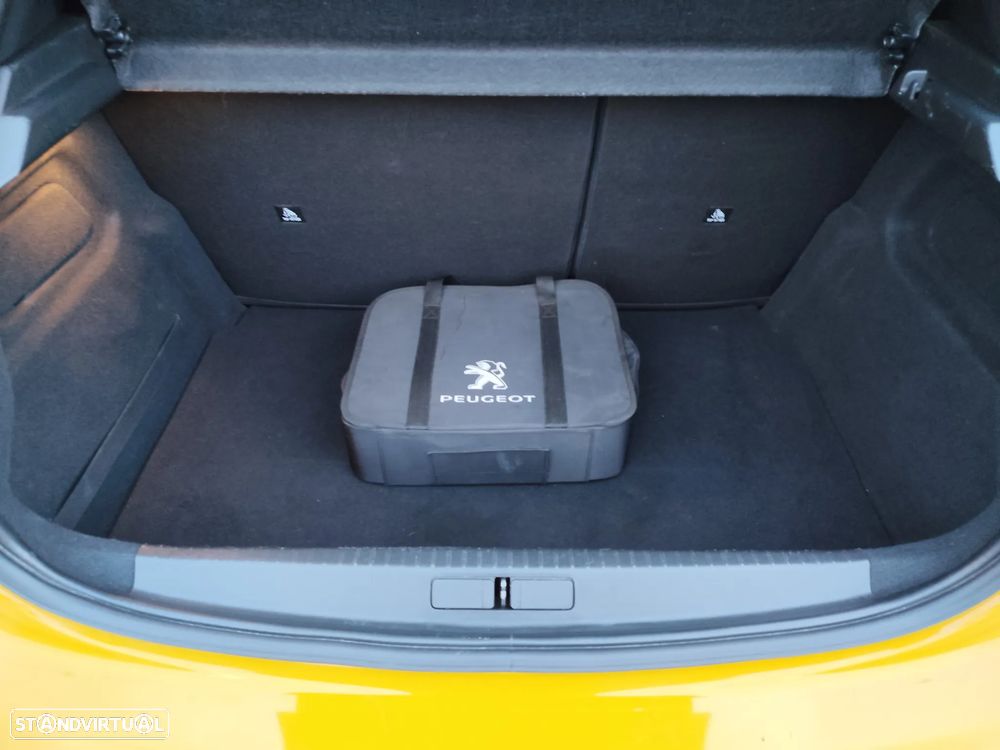 Peugeot e-208 GT - 21