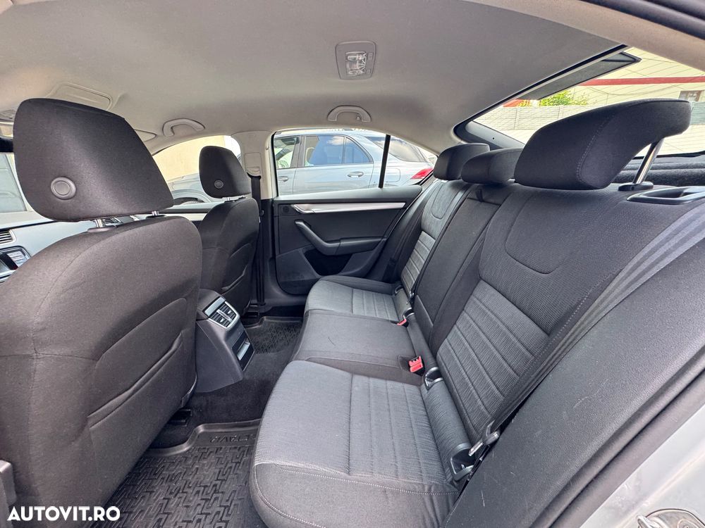 Skoda Octavia 1.6 TDI DPF DSG Ambition - 18