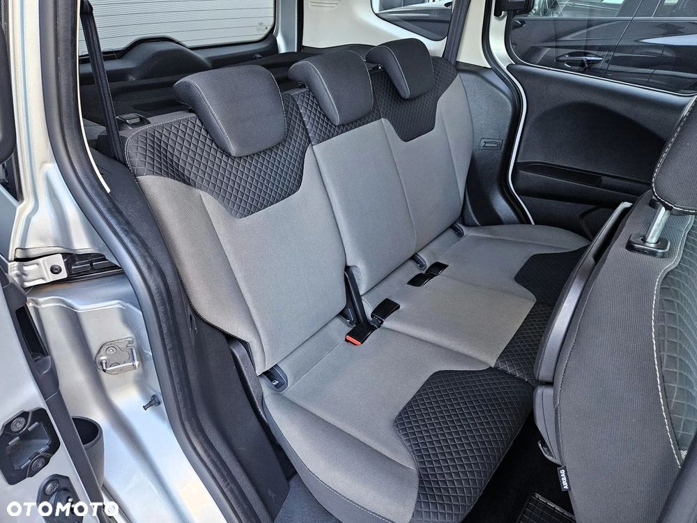 Ford Tourneo Courier - 13