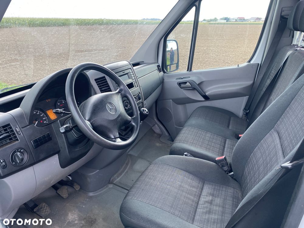Mercedes-Benz Sprinter - 15