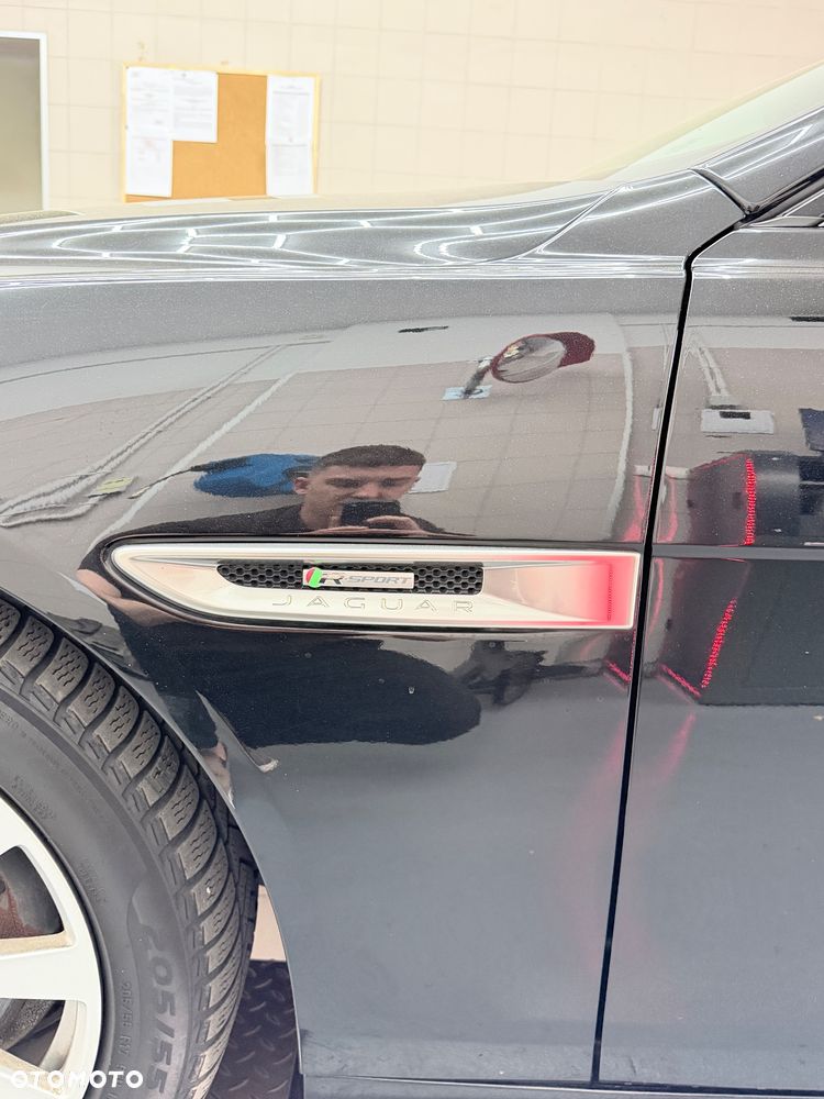 Jaguar F-Pace 2.0 i4D RWD R-Sport - 11