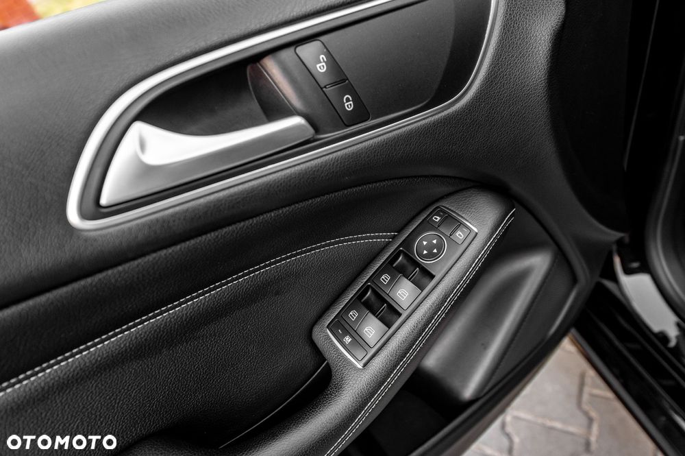 Mercedes-Benz Klasa B 200 UrbanStyle Edition - 21