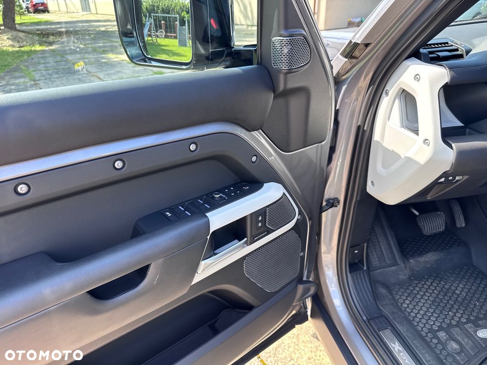 Land Rover Defender 3.0 P400 mHEV X-Dynamic HSE - 26