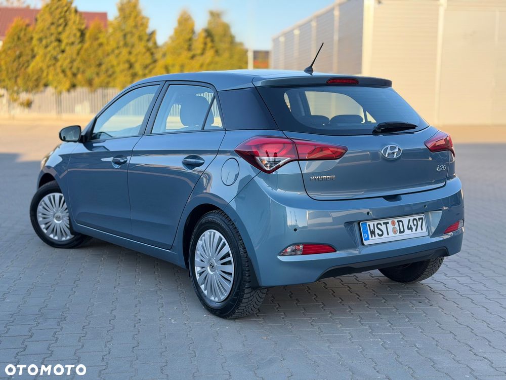 Hyundai i20 1.4 Comfort EU5 - 4