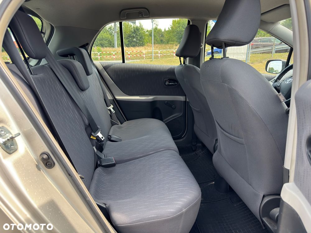 Toyota Yaris 1.33 Sol - 22
