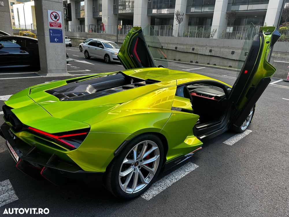 Lamborghini Revuelto - 11