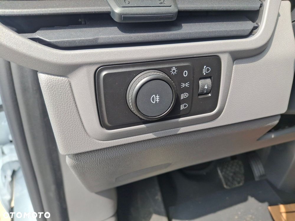 Volkswagen Transporter Furgon 2.0 TDI 150 KM automat - 23
