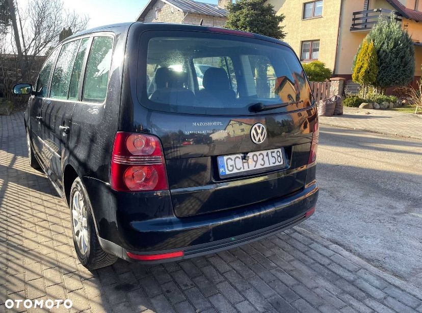 Volkswagen Touran 1.9 TDI DPF BlueMot Conceptline - 6