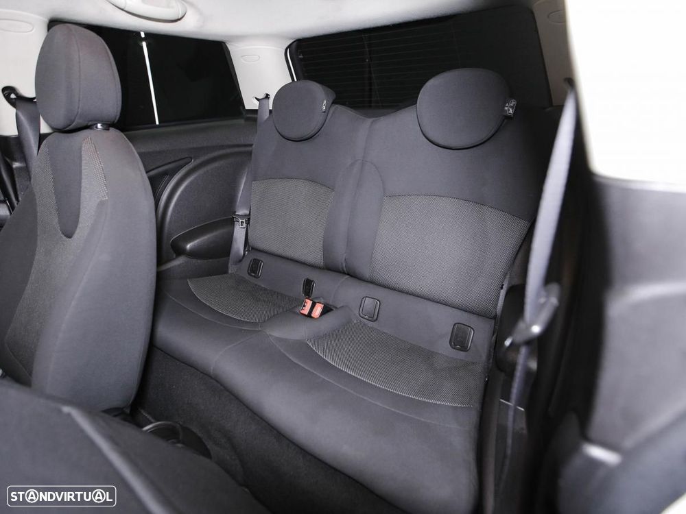 MINI 3 Portas Cooper D - 9