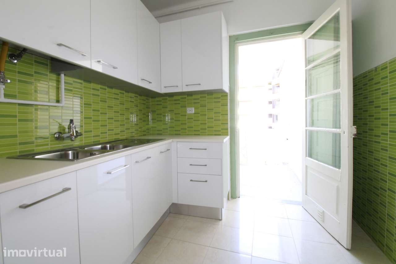 Apartamento T3 próximo Faculdade de Economia - Grande imagem: 4/13