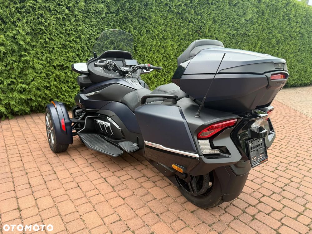 Can-Am Spyder - 3