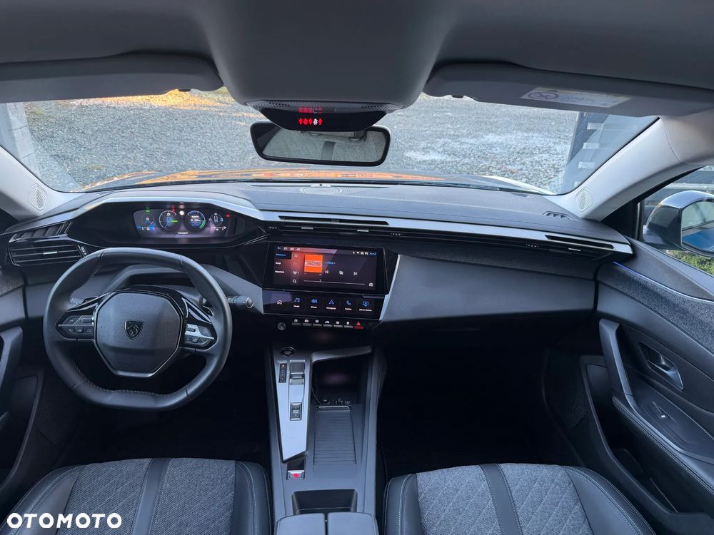Peugeot 408 1.6 Plug-In Hybrid 225 Allure EAT8 - 28