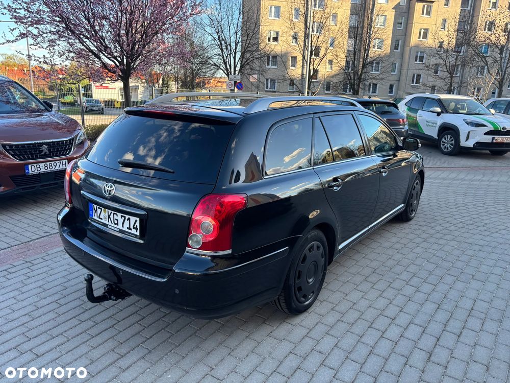 Toyota Avensis 1.8 VVT-i Executive - 16