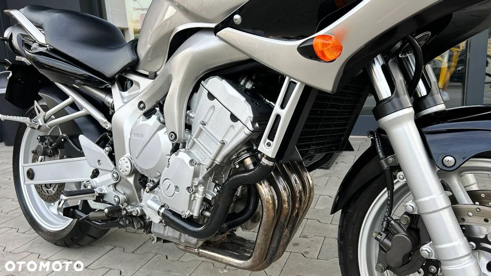 Yamaha FZ6 - 30