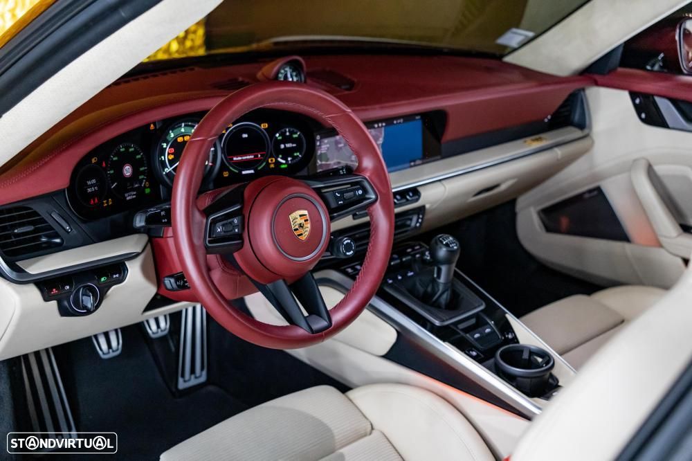 Porsche 911 (992) Targa 4S Heritage Design - 19