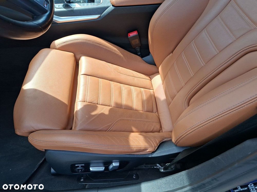 BMW Seria 3 M340i xDrive mHEV sport - 12