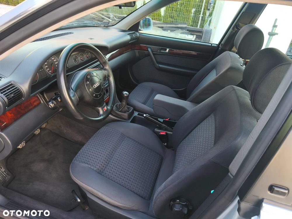 Audi A6 Limousine 2.5 TDI - 21