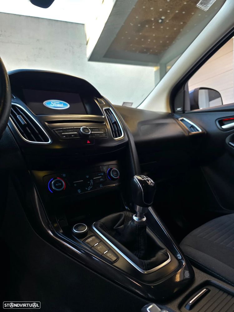 Ford Focus SW 1.5 TDCi Titanium - 48