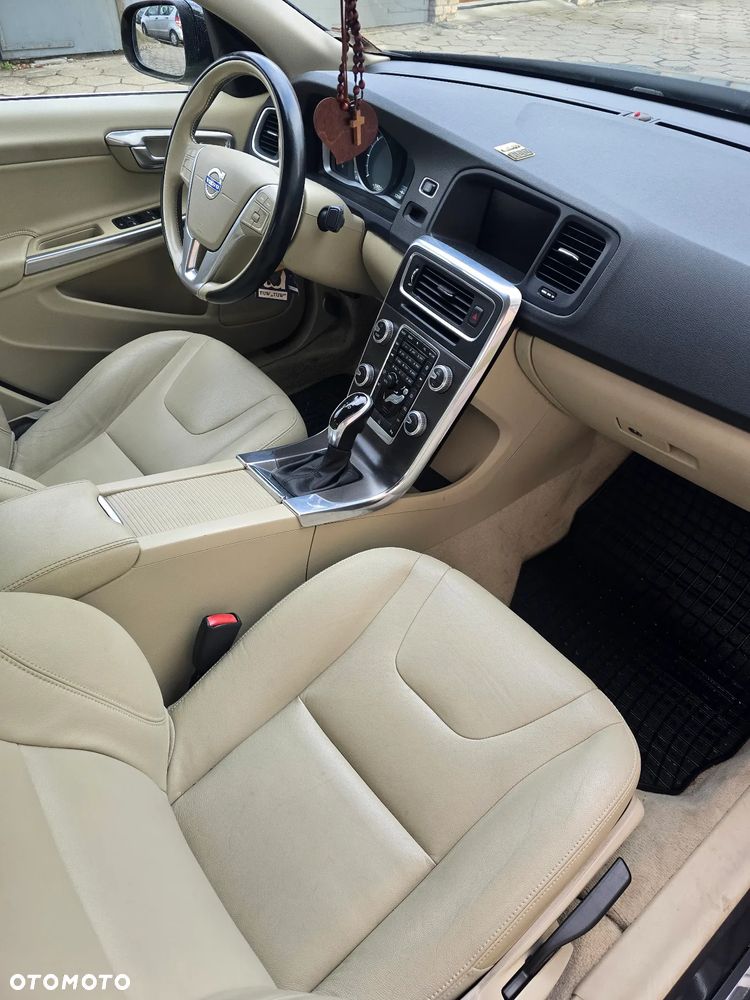 Volvo S60 D4 Drive-E Momentum - 15