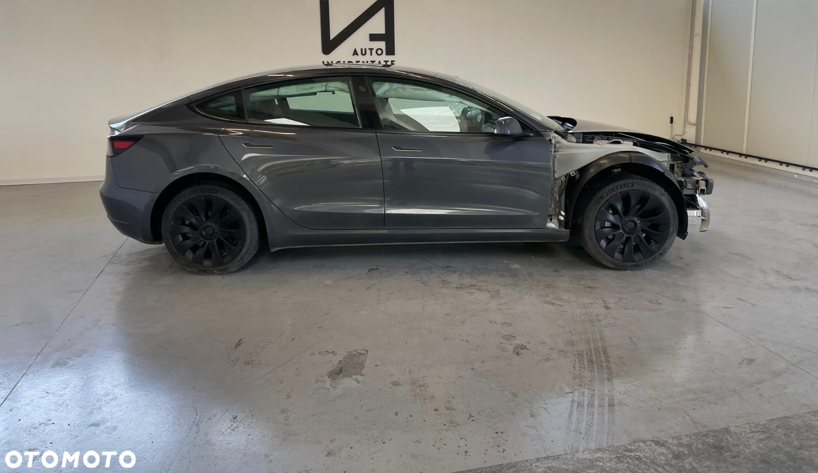 Tesla Model 3 Standard Reichweite Plus Hinterradantrieb - 4