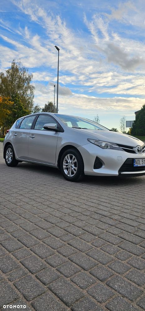 Toyota Auris 1.4 D-4D Active - 5