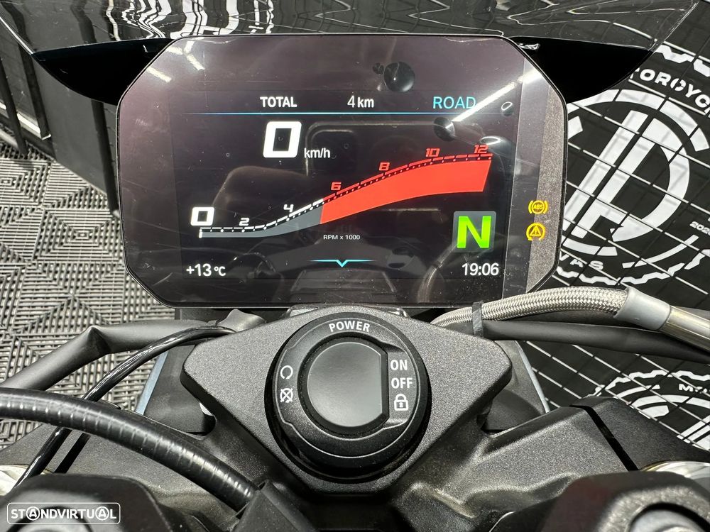 BMW S 1000 R (PACK COMFORT E DYNAMIC, AKRAPOVIC) - 8