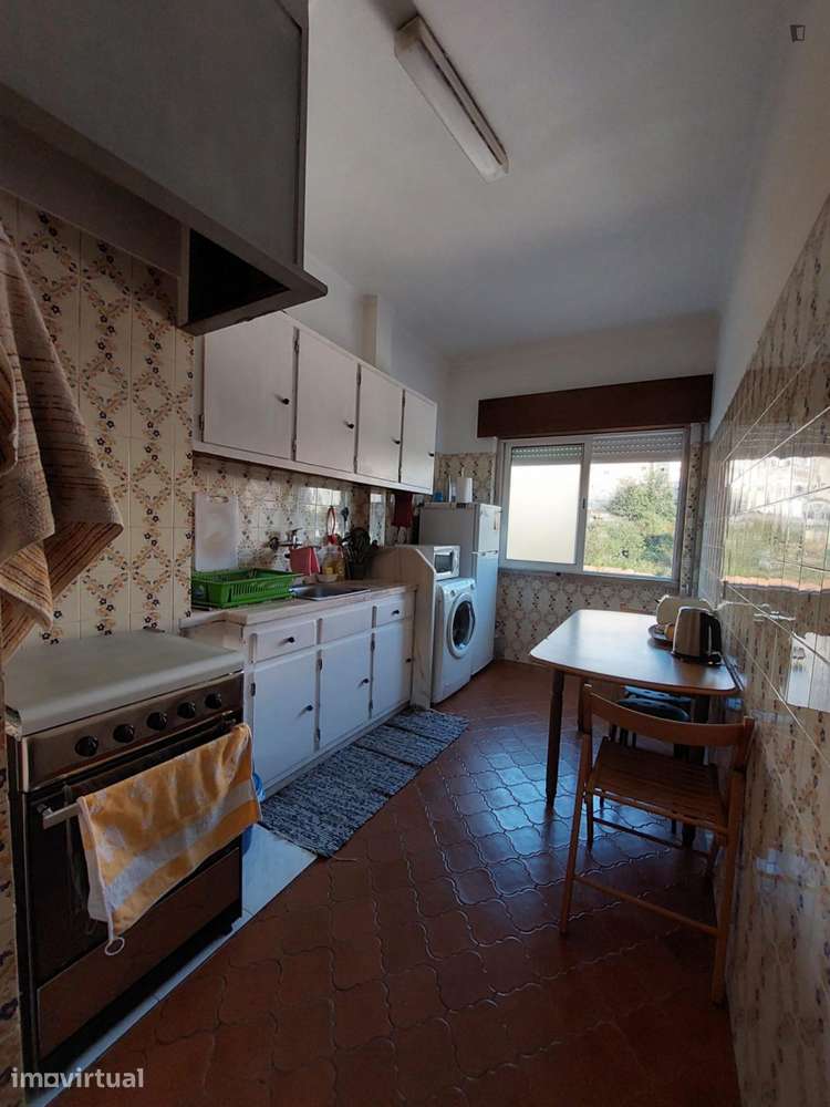 Quarto - localizado em Amadora Lisbon - Grande imagem: 3/4